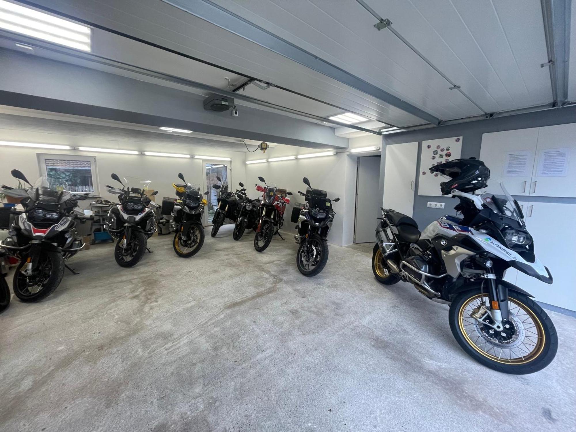 Alpen-Hostel - Apartment Talstation Mit Motorradvermietung Memmingen Exterior photo